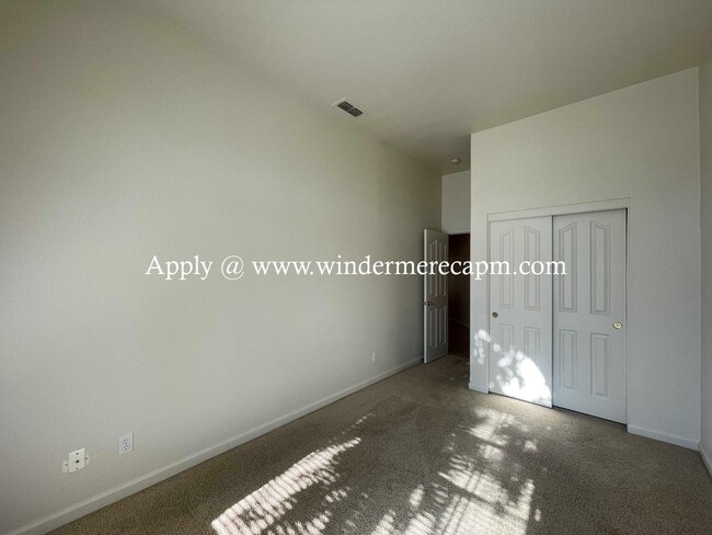 Building Photo - Spacious and Airy Rocklin Home!