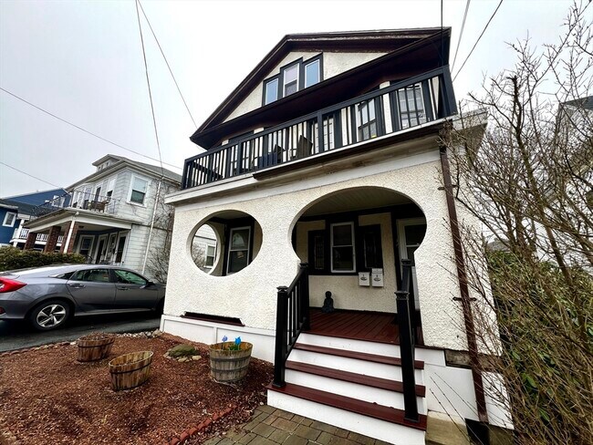 Building Photo - 12 Bailey St