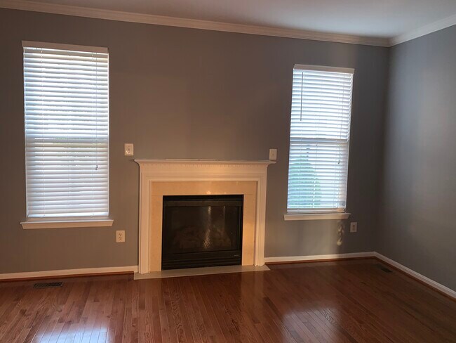 Family Room - 4204 MIlledge Blvd