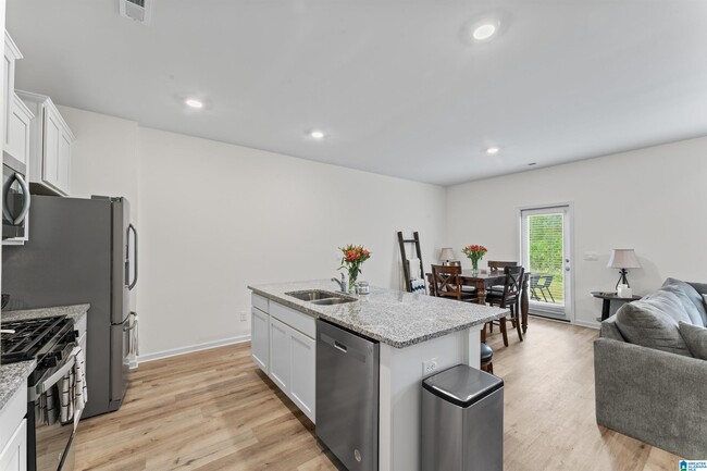 Building Photo - 991 Archers Trail N