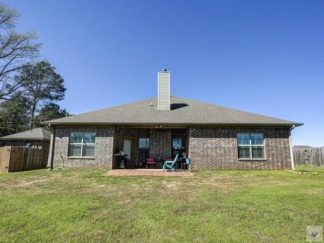 Building Photo - 181 Red Springs Rd
