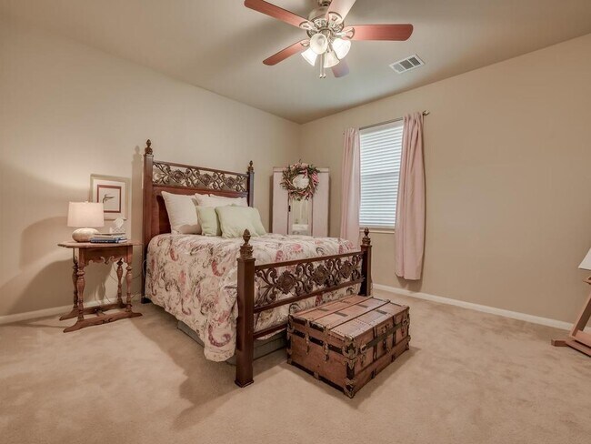 Building Photo - 14508 Broadwinged Hawk Dr
