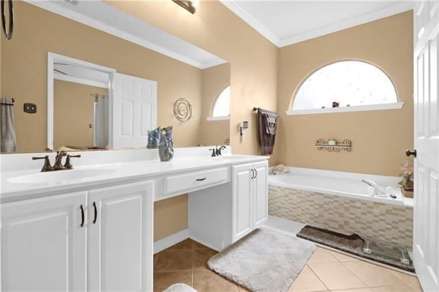 Building Photo - 824 Destin St