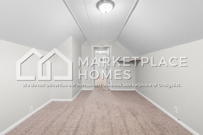 Building Photo - 746 Jefferson Rd