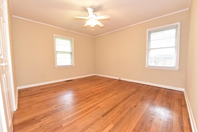 Building Photo - 1108 E Magnolia Ave