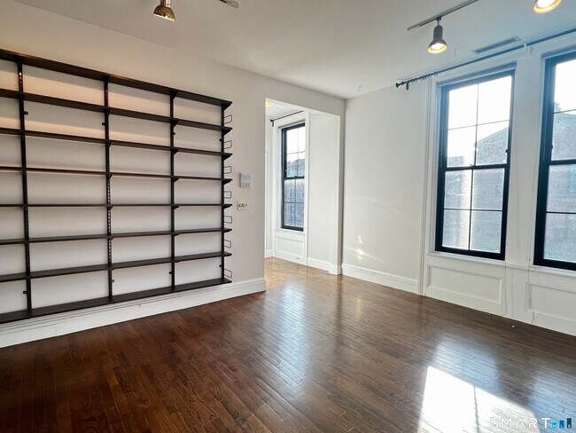 Building Photo - 34-36 Charter Oak Pl