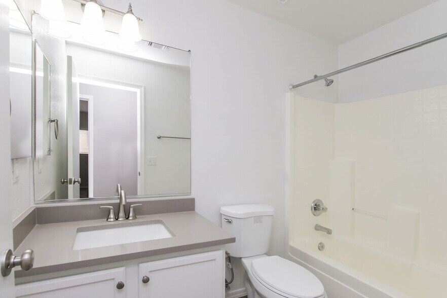 Building Photo - 2879 W Five Mile Peak Dr