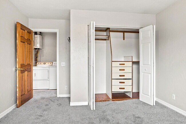 Building Photo - $1,945.95 with $300 Off the first month's rent, 2 Beds - 1 Bath, Single Family Home in Lakewood w...
