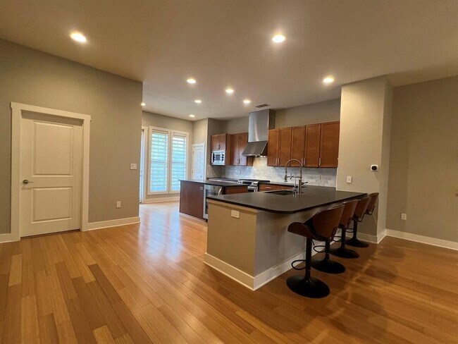 Building Photo - 2520 Bluebonnet Ln
