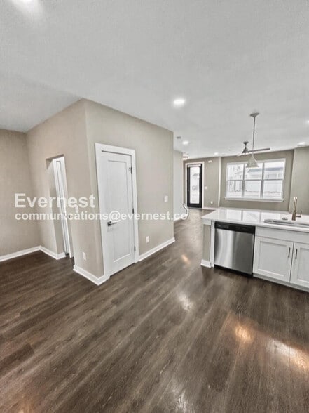 Building Photo - 608 Mason Ward Pl