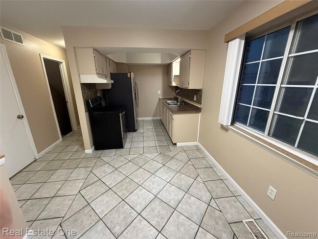 Building Photo - 37035 E Aragona Dr