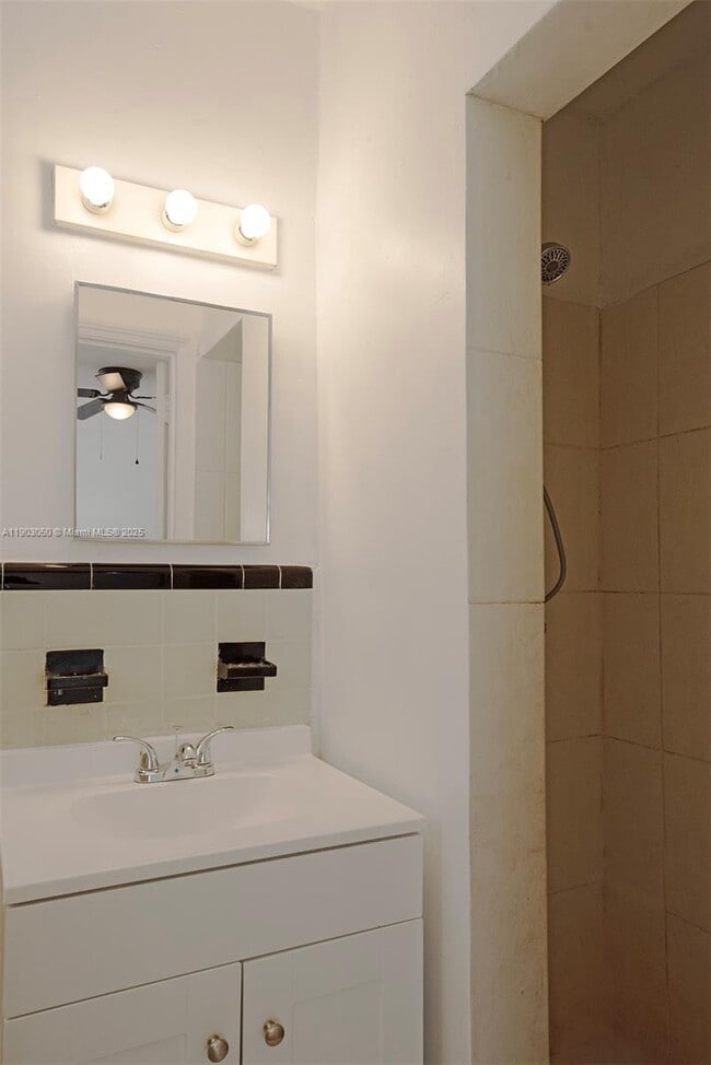 Building Photo - 2383 Flamingo Dr