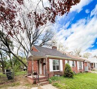 Building Photo - 15815 Evergreen Rd