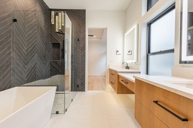 Building Photo - Brand New Townhouse in Luxury Neighborhood