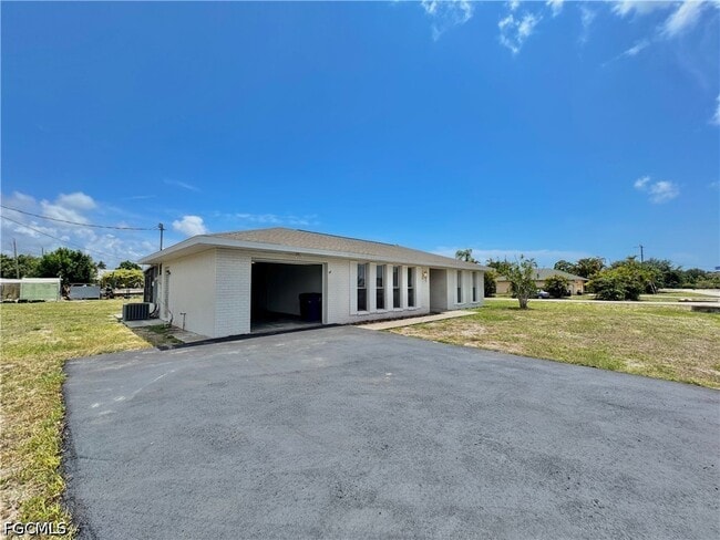 Building Photo - 7346 Captiva Blvd