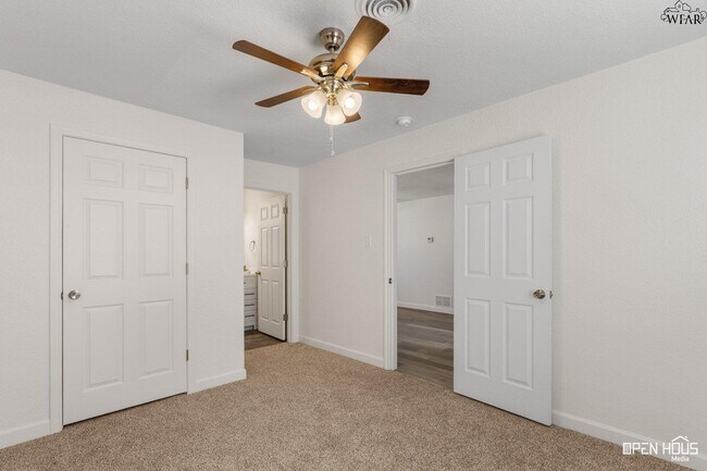 Building Photo - 4717 Bonny Dr