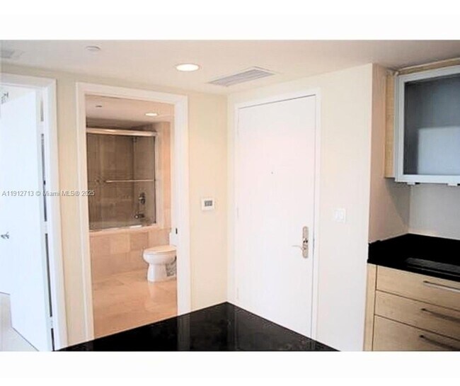 Building Photo - 1830 S Ocean Dr