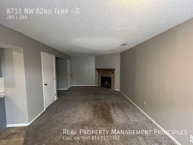 Building Photo - **MOVE-IN SPECIAL** Newly Renovated 2 bedr...