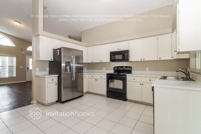 Building Photo - 2391 Eastwood Dr