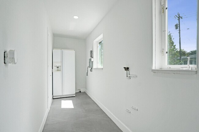 Building Photo - 6700 E Tropical Way