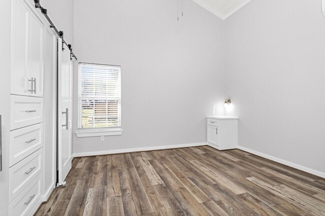 Building Photo - 12922 Longstreet Rd