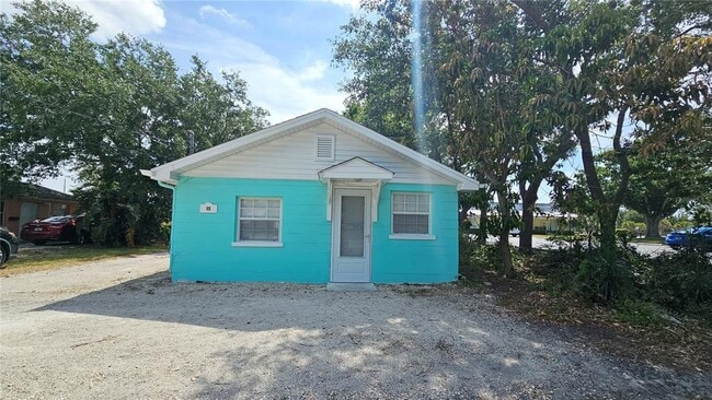 Building Photo - 15 N Mango St