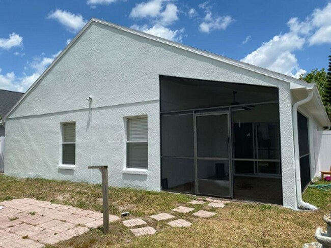 Building Photo - 3 Bedroom 2 bath Home in Cypress Lakes