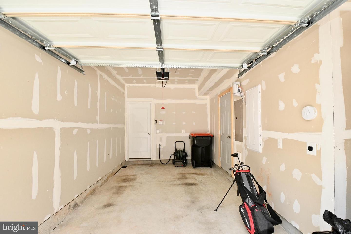 Building Photo - 5555 Lanteen St