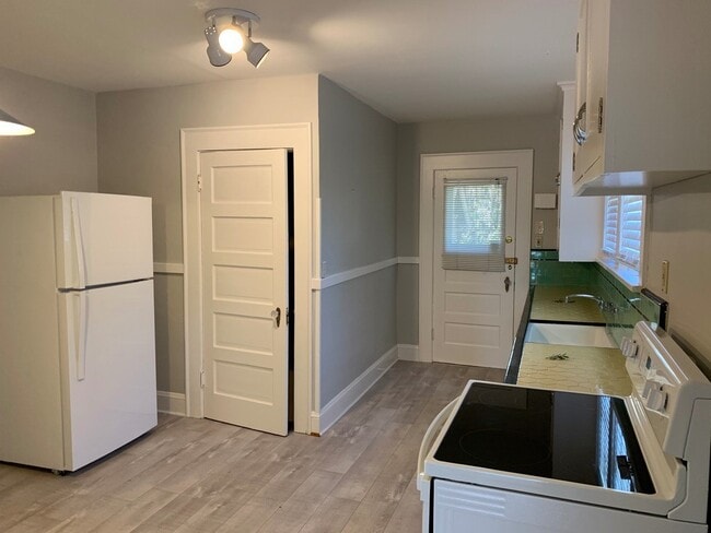 Building Photo - 2bed/1 Bath Bungalow in Rose City/Alameda