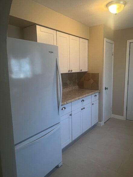 Building Photo - 1731 E Cheery Lynn Rd