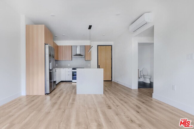 Building Photo - 5657 Virginia Ave