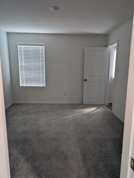 Building Photo - 422 Argyle Hl