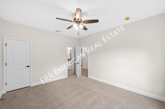 Building Photo - 727 Fairview Dr