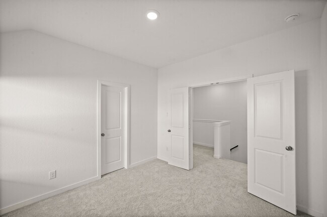 Building Photo - 2207 Diagonal Ln
