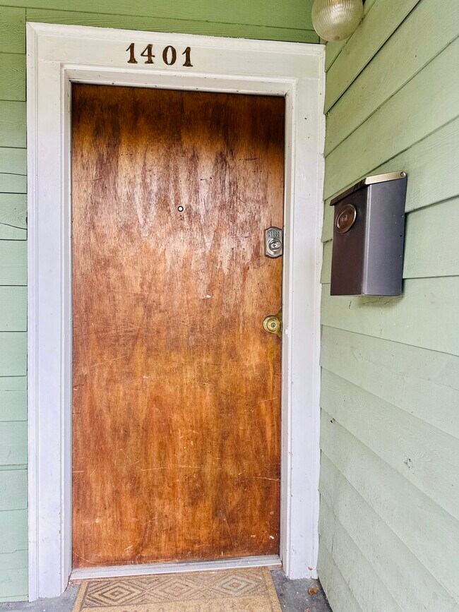 Building Photo - 1401 N 36th St