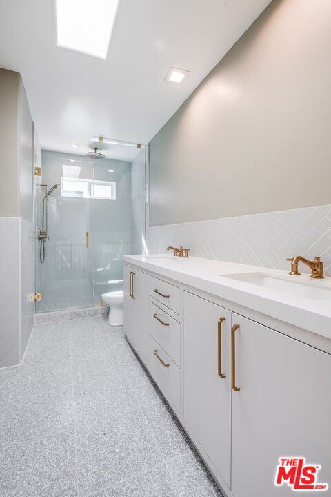 Building Photo - 161 N Hamel Dr