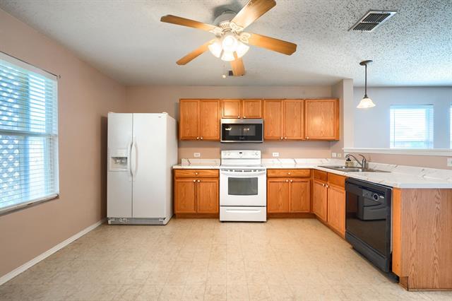 Building Photo - 1820 Brookwood Dr