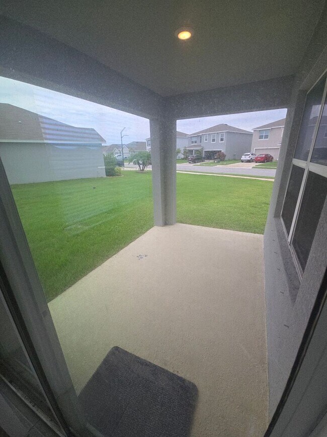 Building Photo - Gorgeous 3-Bedroom, 2-Bathroom Townhouse in Bradenton