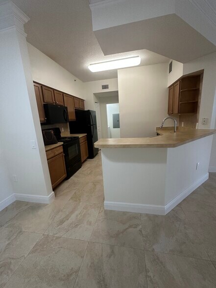 Building Photo - 9873 Baywinds Dr