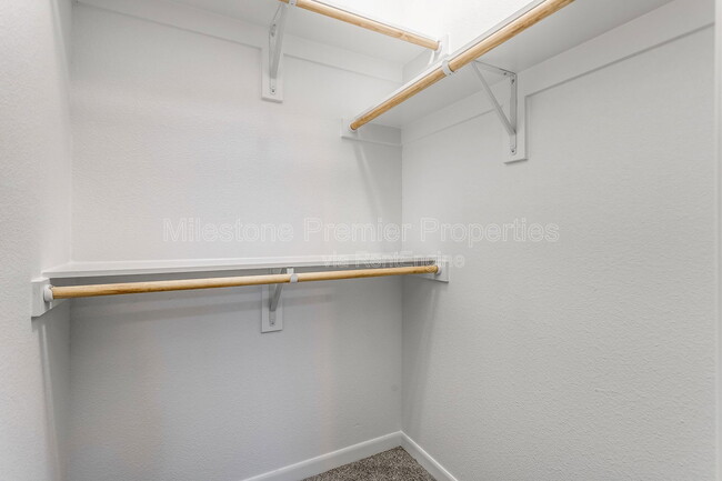 Building Photo - 2405 N Hickory St