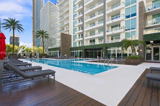 Building Photo - 1080 Brickell Ave