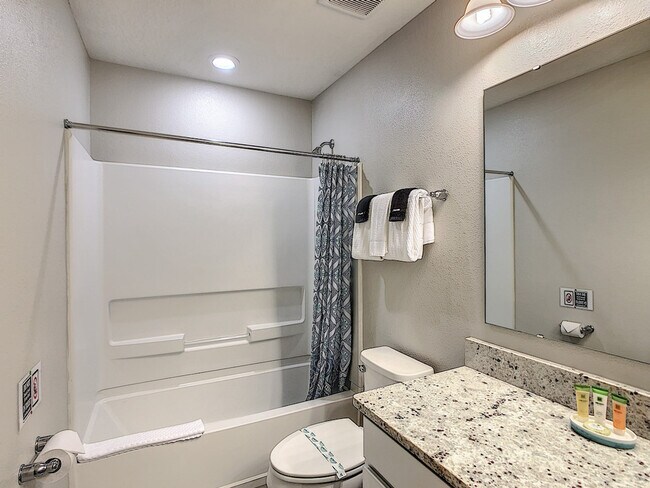 Building Photo - 5142 Adelaide Dr