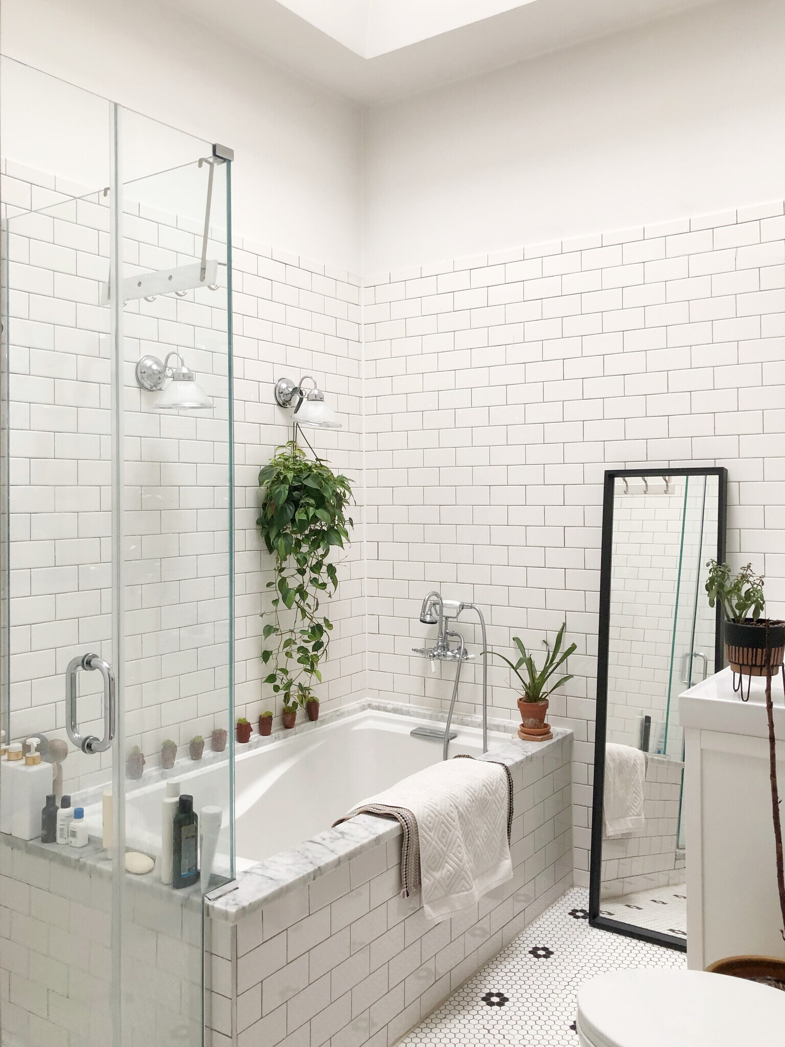 Bathroom - 21 Orient Avenue