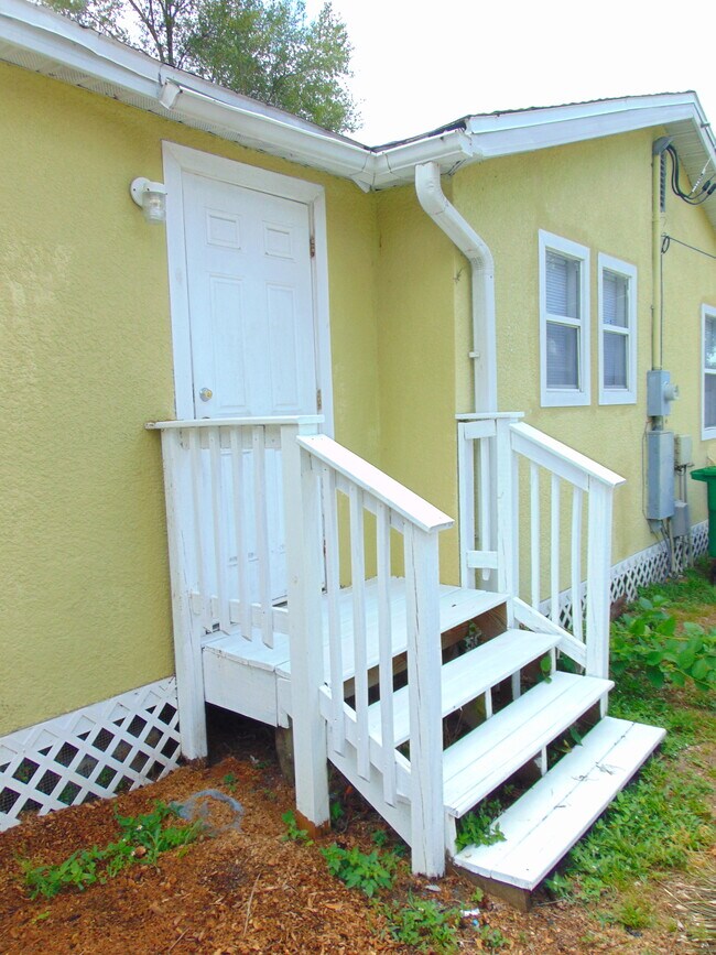 Building Photo - 4214 E Palifox St