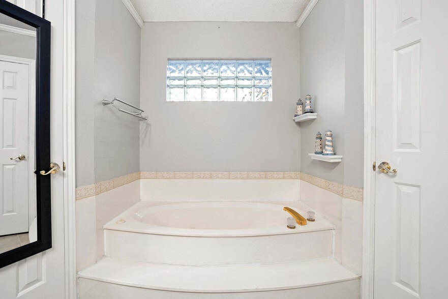 Building Photo - 1424 Cobblestone Dr