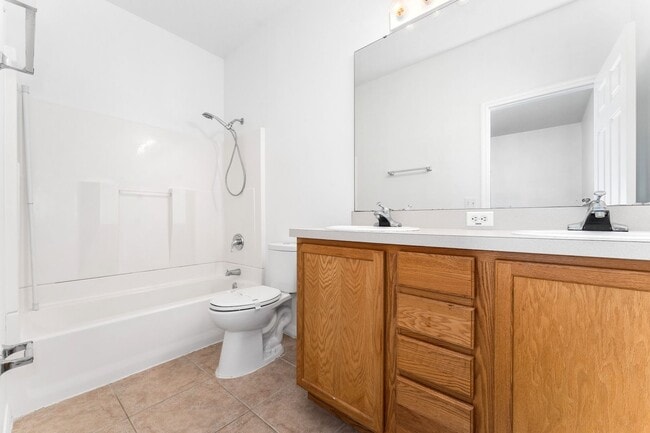Building Photo - 3-Bedroom, 3-Bath Townhouse in Four Corner...