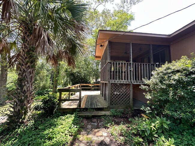 Building Photo - 3221 Foxhall Rd