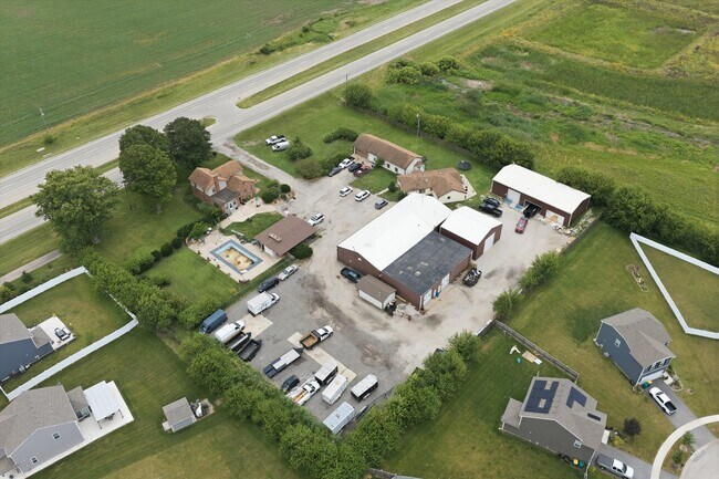 Building Photo - 24134 IL-53