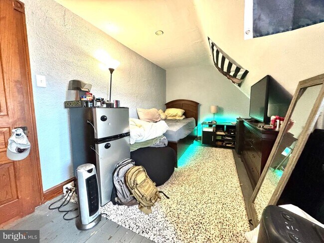 Building Photo - 425 Juniper St