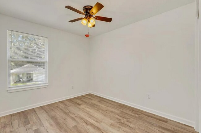 Building Photo - 3585 Drexel St